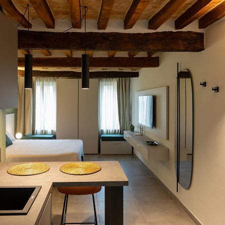 Palais Bernadette Aparthotel Parma Exteriör bild
