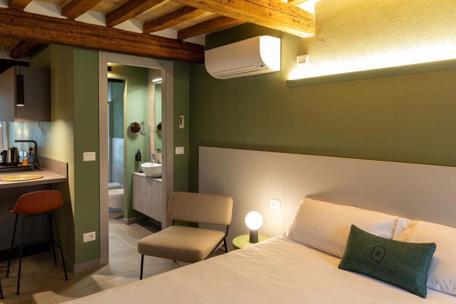 Palais Bernadette Aparthotel Parma Exteriör bild