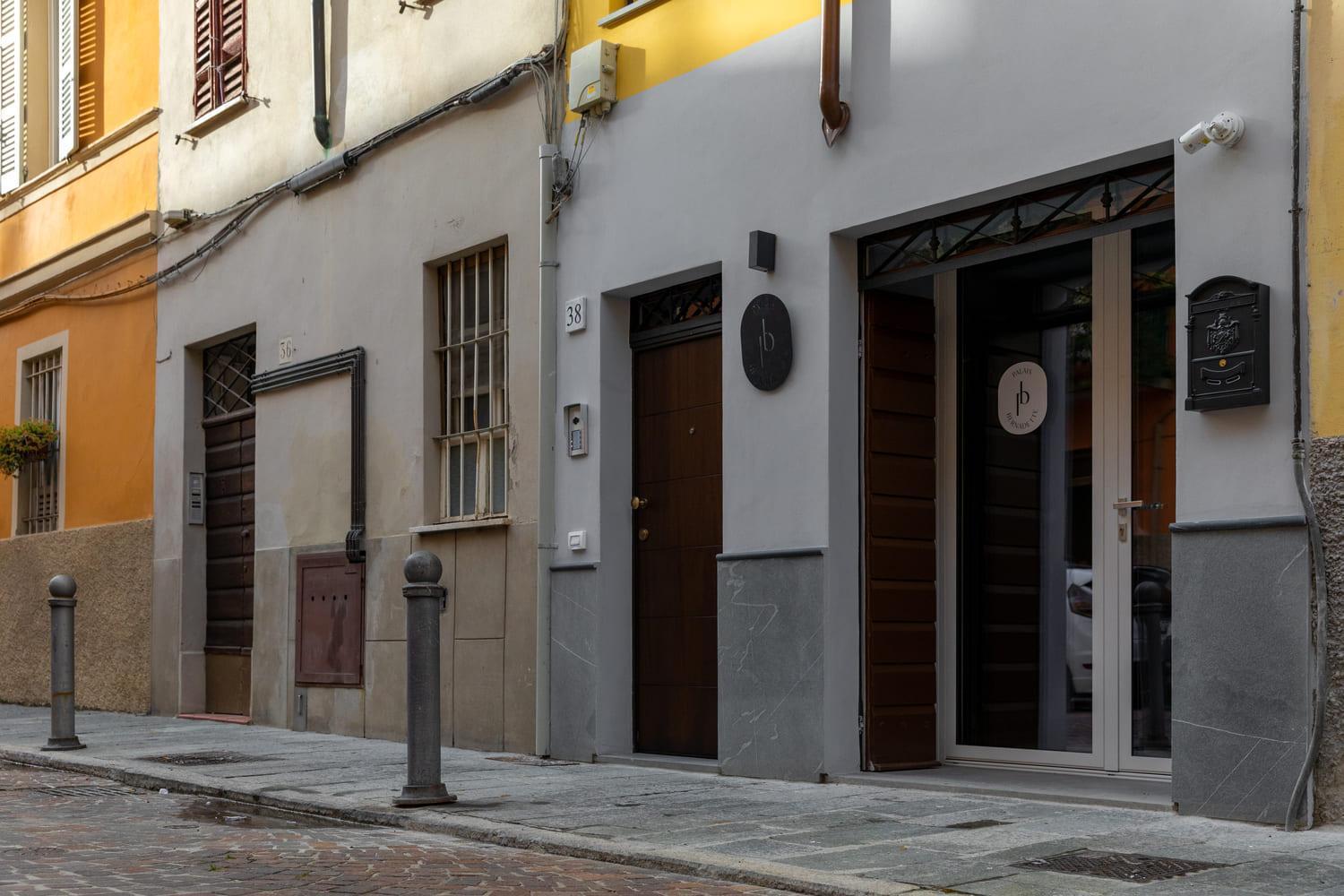 Palais Bernadette Aparthotel Parma Exteriör bild