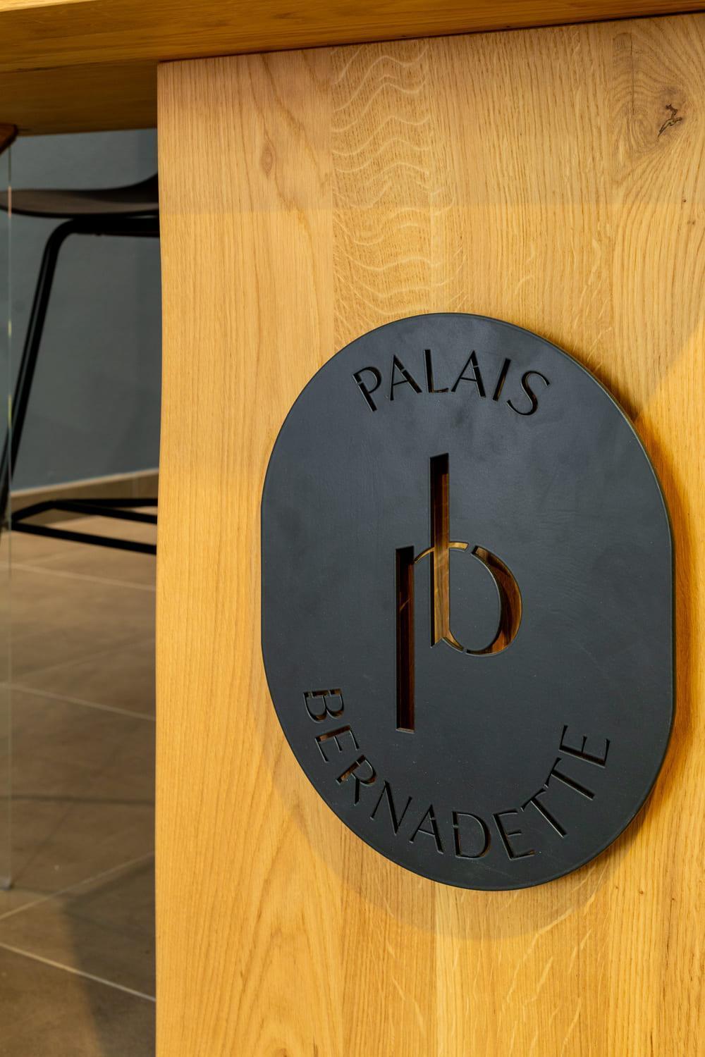 Palais Bernadette Aparthotel Parma Exteriör bild